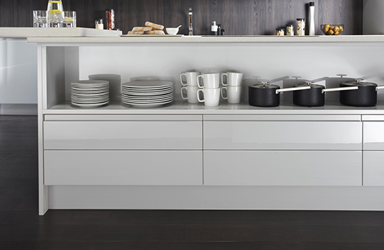 Malmö by Burbidge – handleless kitchen door with integrated finger rail